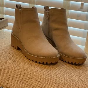 Universal Thread Boots